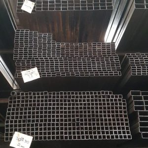 Hollow Hitam 30x30x2mm